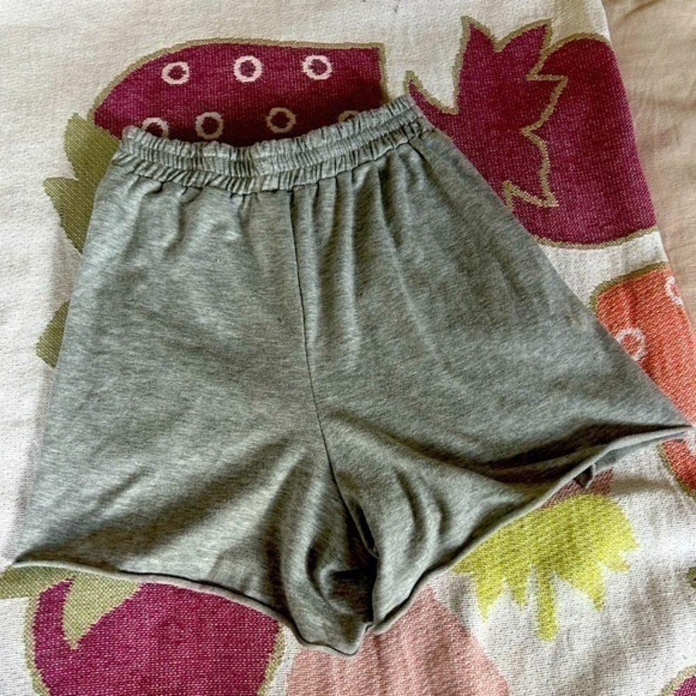 Misguided sweat shorts size 4 tall - gray